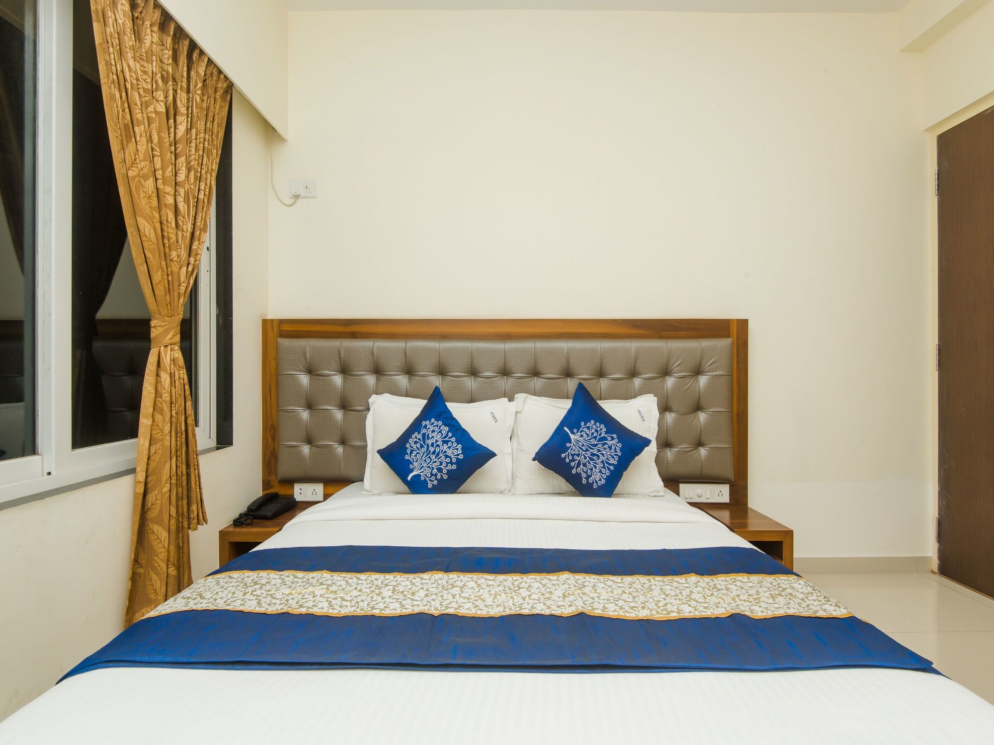 Oyo 11441 Hotel Blue Bells Residency Bombay Esterno foto