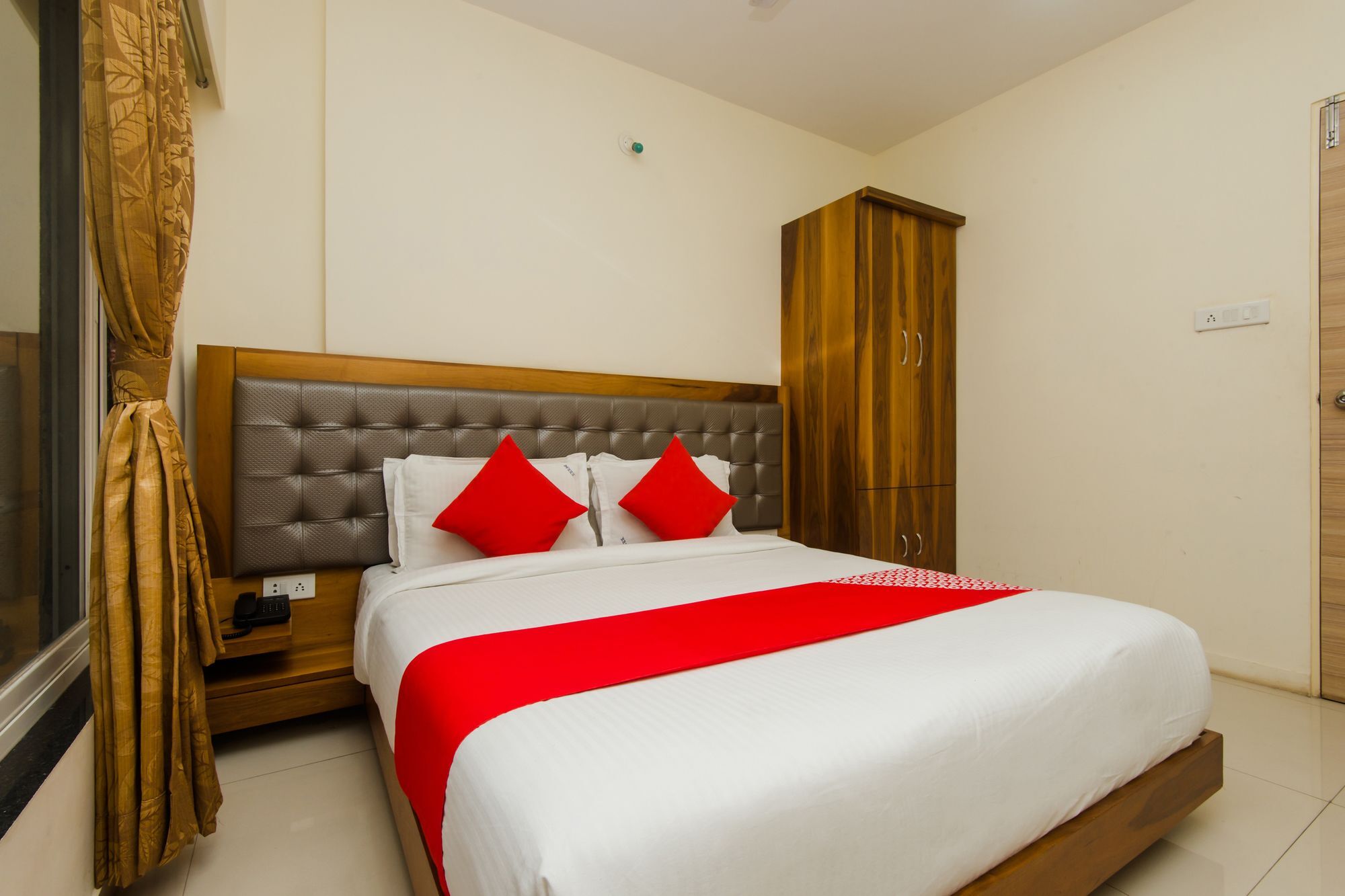 Oyo 11441 Hotel Blue Bells Residency Bombay Esterno foto